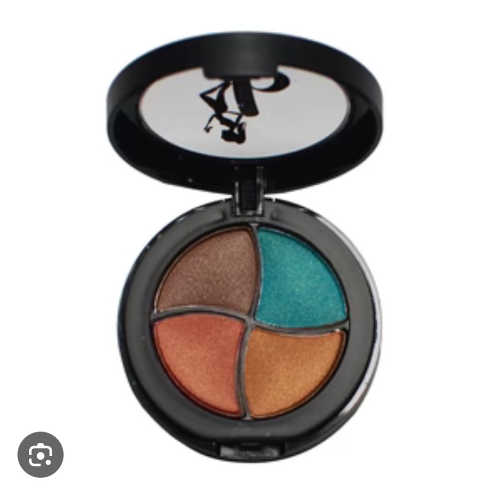 5/$25 💸 Be a Bombshell Eyeshadow Quad